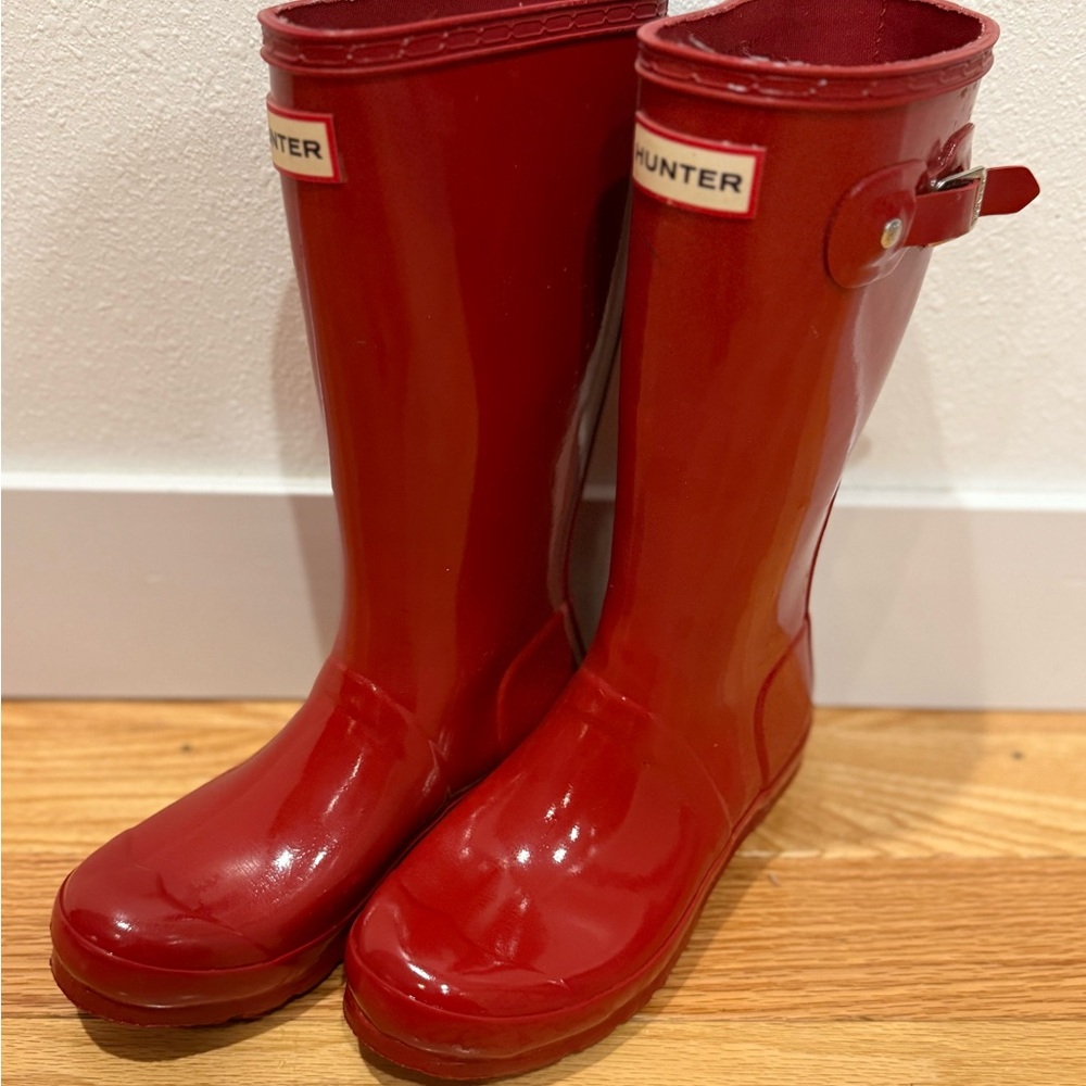 Hunter Glossy Cherry Boots